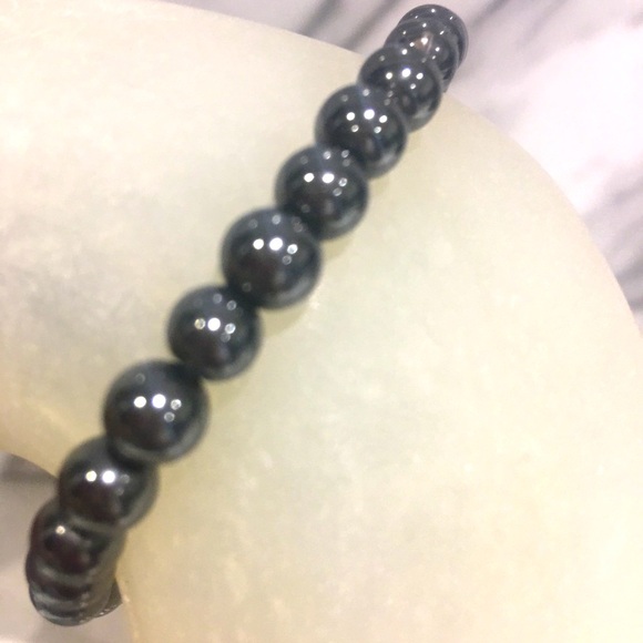 Genuine Hematite beaded string bracelet - Picture 5 of 7
